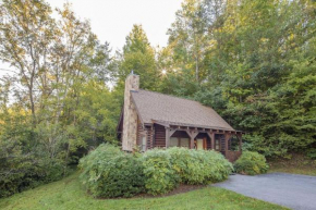 ER36 - Cozy Creekside Great Location- Close to town cabin